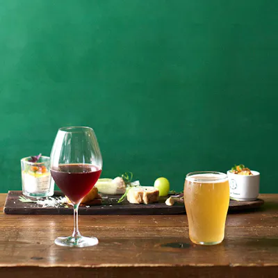 ワインとビールで彩る、にぎわいの時間