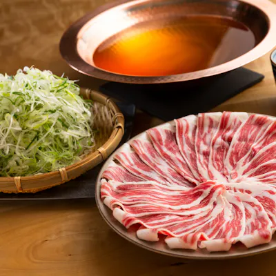 完全個室で楽しむ桜肉と美酒の時間