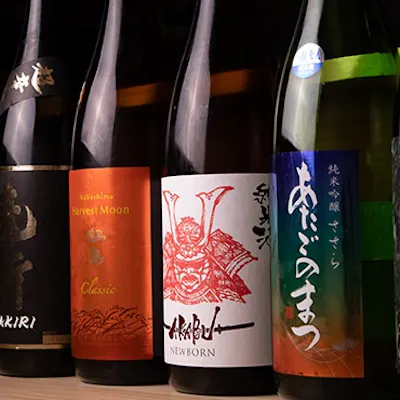 全国各地の地酒を厳選した日本酒が充実