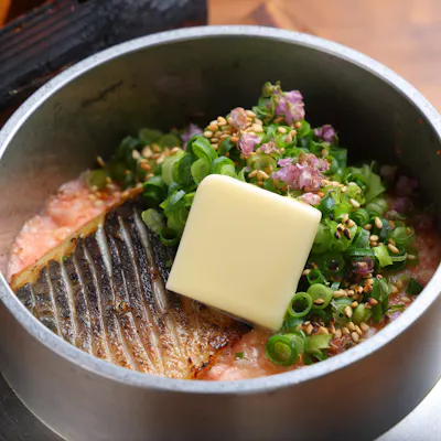 かまどで炊き上げる絶品土鍋ご飯