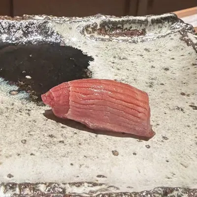 職人の技が光る寿司の数々
