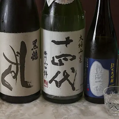 豊富なお酒とともに大人の時間を