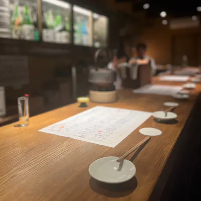 【立ち飲みカウンター席のみ】ゆったり過ごせる大人の空間