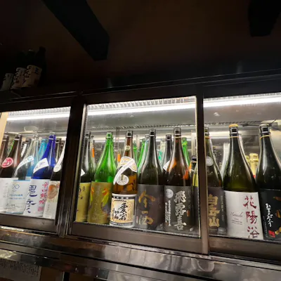 《日本酒》料理に寄り添う銘柄を豊富にラインナップ