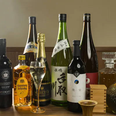 希少な高級日本酒や多彩なカクテルを含む飲み放題