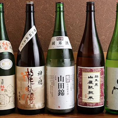 全国各地から厳選した日本酒を豊富に用意