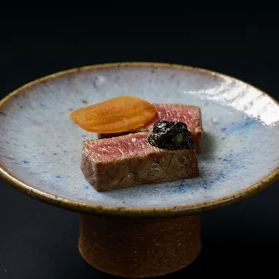 希少部位を堪能する特別な一皿