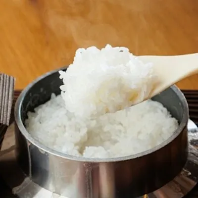 こだわり米を、炊きたての釜飯でご提供