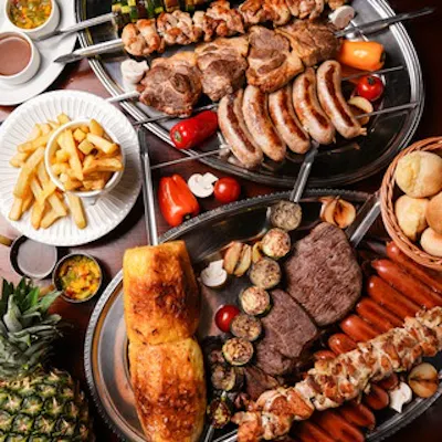 専用窯による緻密な火入れと肉汁の封じ込め