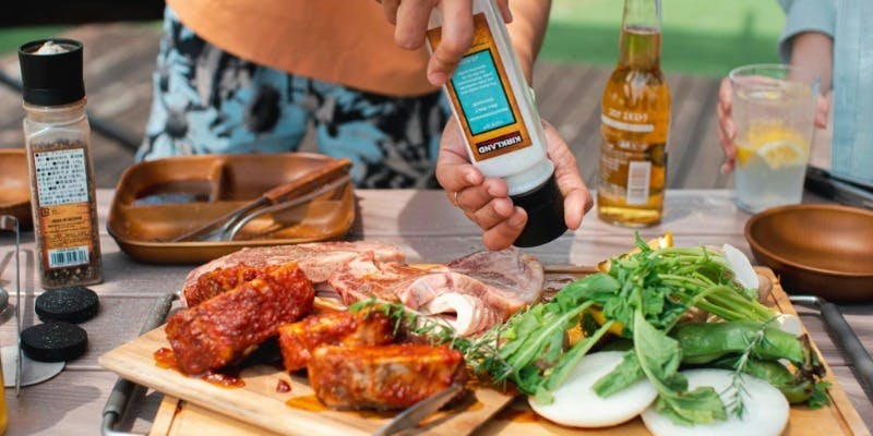 RESORT TERRACE BBQ�^THE LUIGANS Spa �� Resort �U�E���C�K���Y