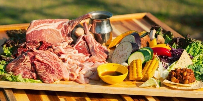 RESORT TERRACE BBQ�^THE LUIGANS Spa �� Resort �U�E���C�K���Y
