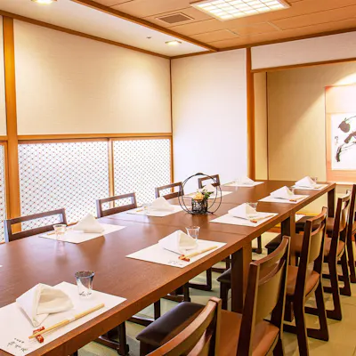 料理を引き立てる新潟地酒とおもてなし