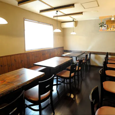 小路の奥、落ち着いた蕎麦の隠れ家