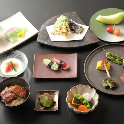 お昼からの会食に