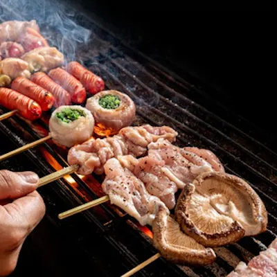 鶏好き必見。精肉店直営の希少部位を味わう