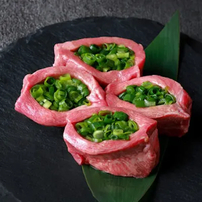 厚切りネギタンや焼きしゃぶなど多彩な肉料理