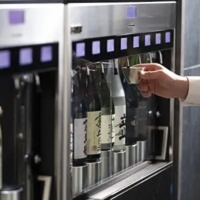 地酒を気軽に飲み比べ。セルフサービスのお酒のディスペンサー「Jバー」
