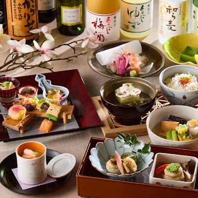 料理長・渡部修大が手掛ける、北海道の四季を味わう華やかな会席