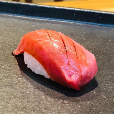 ミシュラン店で腕を磨き 公邸料理人として世界で活躍した店主・井口氏