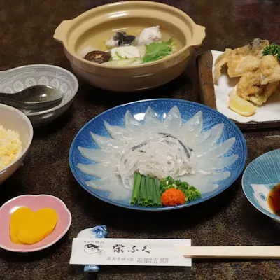 新鮮なふぐ料理を堪能