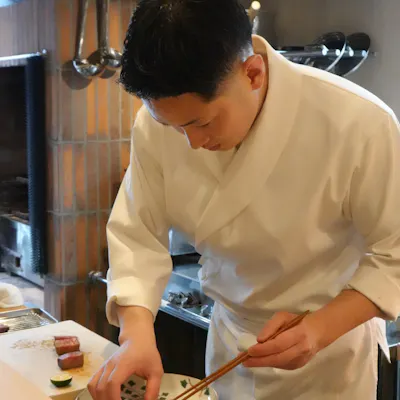 和牛と和食が融合した唯一無二の“薪火割烹”。大切な方の記念日やお祝い、接待に相応しい贅沢なコース
