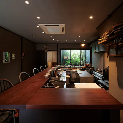 落ち着いた雰囲気の店内