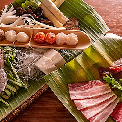 名物タイスキで味わう本場の鍋文化