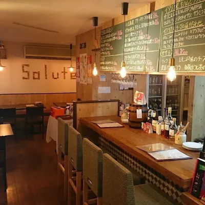温かみのある店内でリラックス