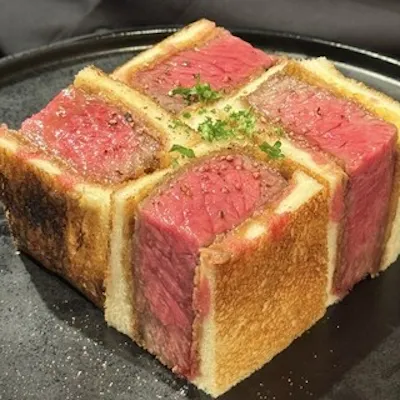 希少部位を使用した厚切り牛カツサンド
