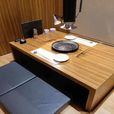 完全個室完備の広々とした店内