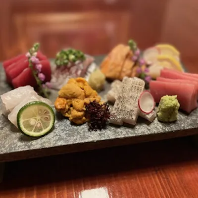 名物おばんざいと名店「やま幸」の本マグロを堪能。銀座で半世紀続く、笑顔溢れる実力派和食店