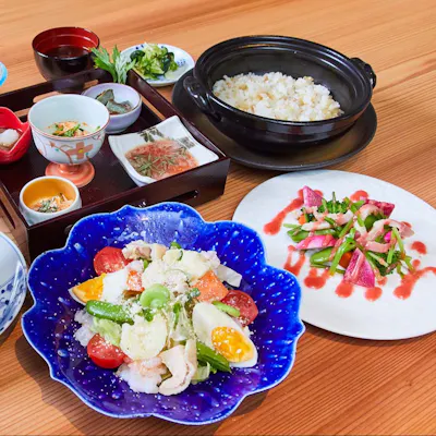 旬の食材を活かした四季折々の日本料理