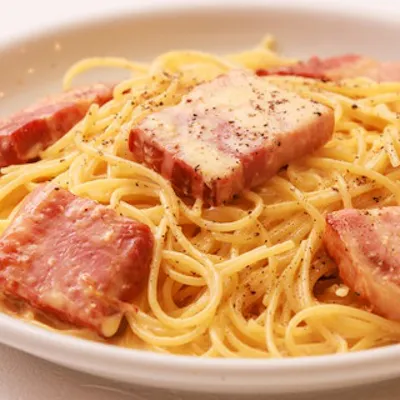 名物カルボナーラが彩る本格イタリアン