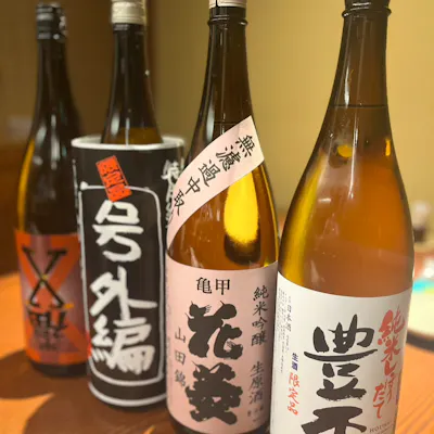 豊富な日本酒とお酒のラインナップ