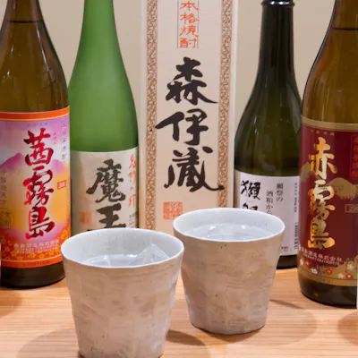 愛媛の地酒と全国の銘酒が織り成す輪舞。旬の懐石料理と響き合う極上のマリアージュ