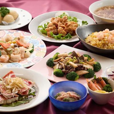 約25種類の作りたて本格中華を好きなだけ楽しむ贅沢なランチ