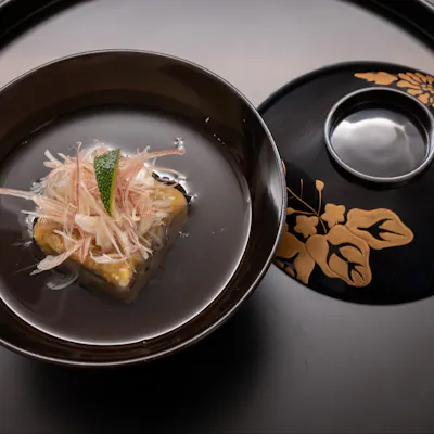 肉・魚を一切使わず、出汁からこだわる。五感で確かめる、日本料理の極みとしての精進料理