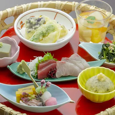 有馬の旅を彩る上質な昼食。旬を味わう御膳からご家族での食事まで