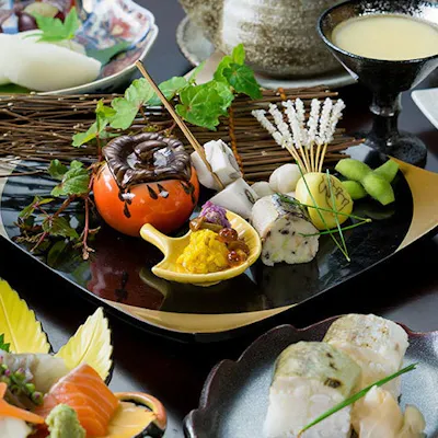 伊勢海老や四季の恵みを堪能。一品一品に心を込めた極上の和懐石
