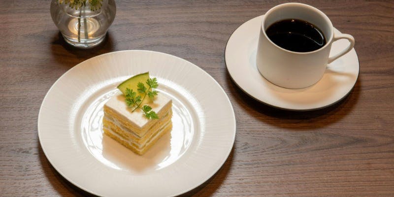 KANADE LOUNGE�^�돖������