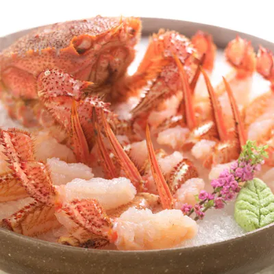 贅を尽くした郷土料理コースと、料理を引き立てる銘酒の競演