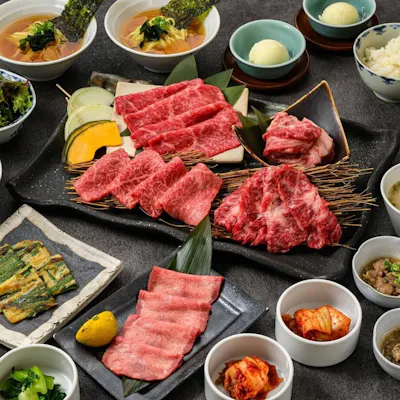 職人技が生む極上の一切れ。部位と味わいの魅力を探求する贅沢体験