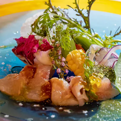 五味・五感に新たなエッセンスを加える、寺内仁シェフの料理