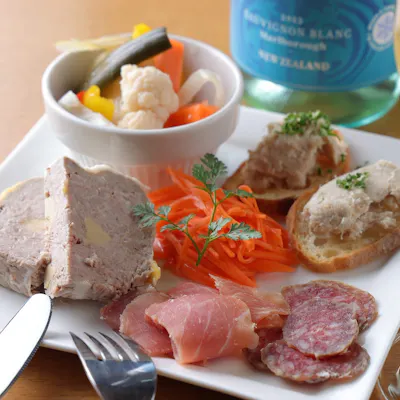 フレンチをベースにした手作りの西洋料理