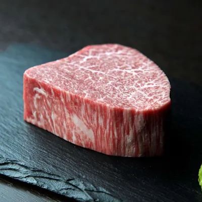 A5ランク黒毛和牛の「雌牛」一頭買い。部位に合わせた特製ダレと職人の技