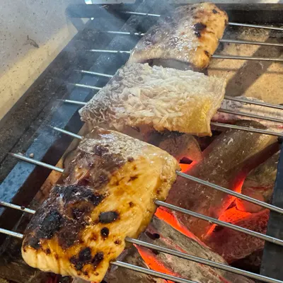 香ばしく仕上げる海鮮の炭焼き