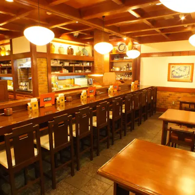 落ち着いた雰囲気の店内