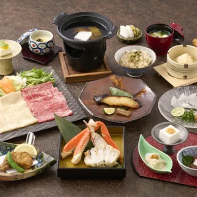 ハレの日を彩る華やかな季節懐石。お顔合わせやご結納、お祝いの席に