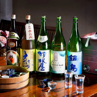 厳選した日本酒と味わい豊かな「肴」。お酒と惹かれ合う至福の宵