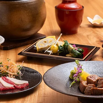 熊本の旬食材で仕立てるお一人様一皿ずつの会席コースと厳選された熊本の地酒